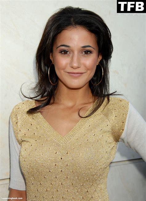 emmanuelle chriqui naked|Emmanuelle Chriqui :: Celebrity Movie Archive.